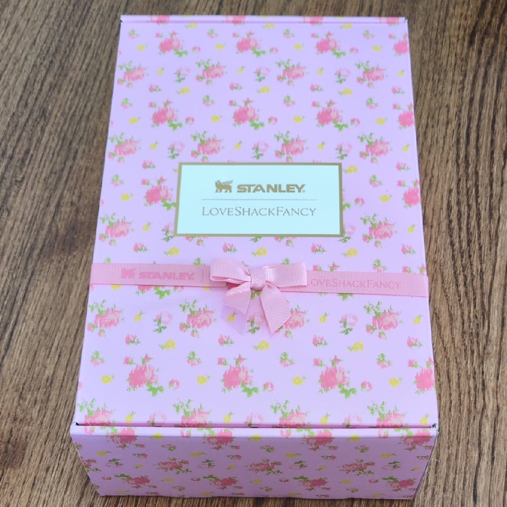 BOX Stanley x LoveShackFancy Flip Straw Tumbler 30 oz.